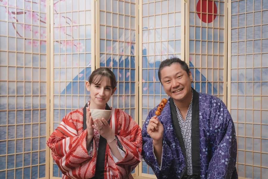 Osaka Temple Cool Foot Bath & Matcha Experience〈45min〉 - Beginning With Worship, Incense, and Quiet Attention