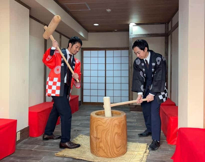 Osaka: Traditional Mochi Pounding Experience with Tasting - Why the Ten-Minute History Talk Matters