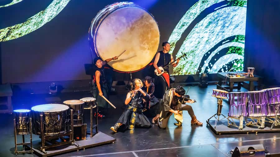 Osaka: UTAGE Japanese Taiko Live Show - The audience can become part of one song