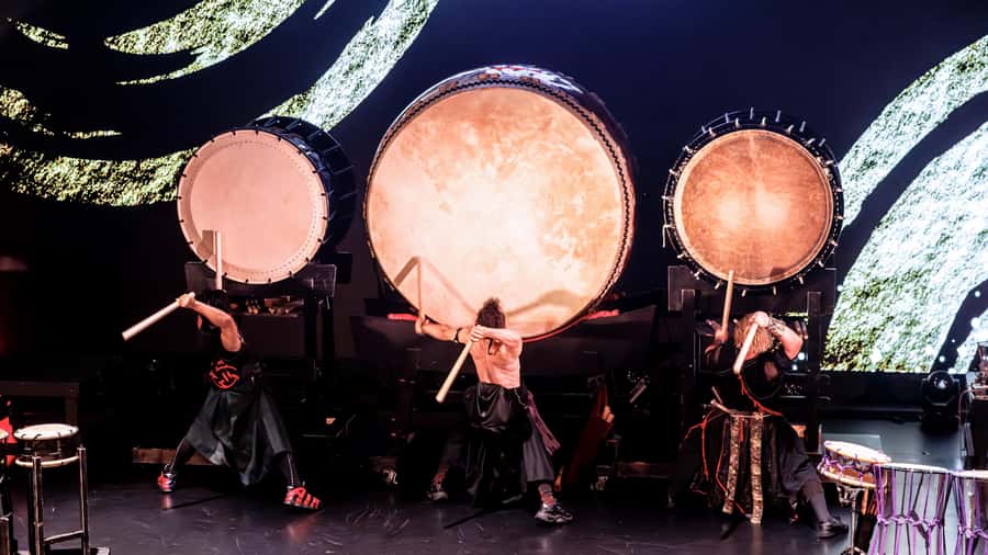 Osaka: UTAGE Japanese Taiko Live Show - Visual effects and the modern entertainment angle