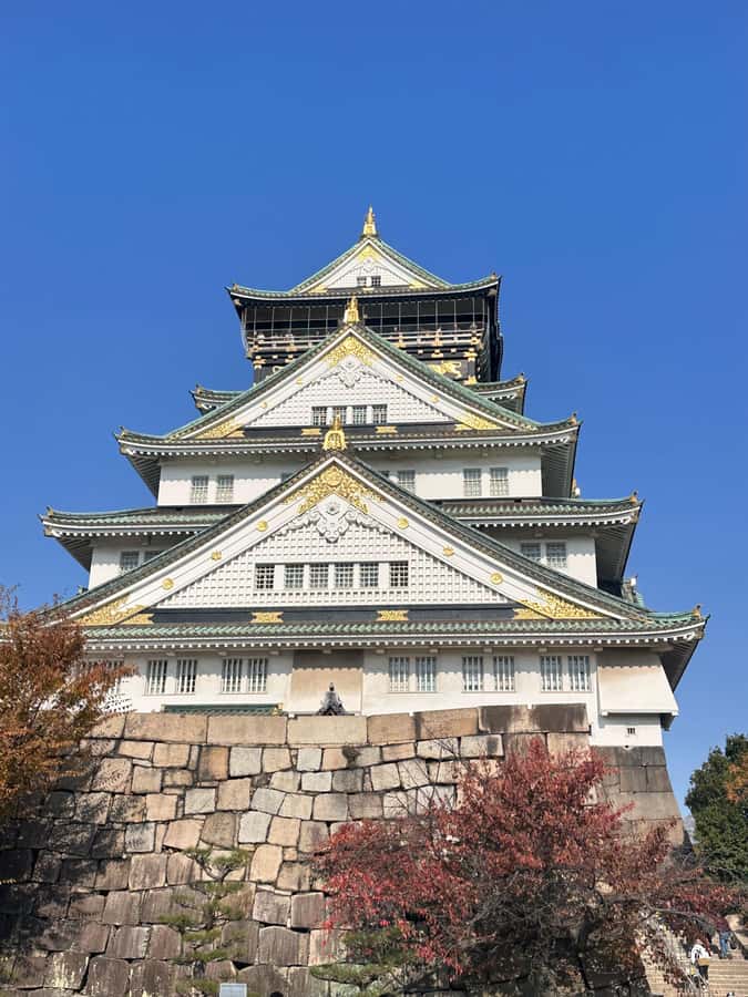 Osaka: Visit the must-see places. - Isshin-ji and the unusual tradition of memorial statues