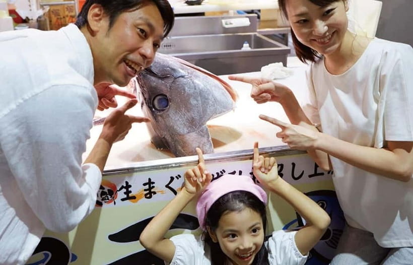 Osaka: Wakayama Cat Train, Seafood market, Hot Springs Tour - Sandanbeki and the sea caves