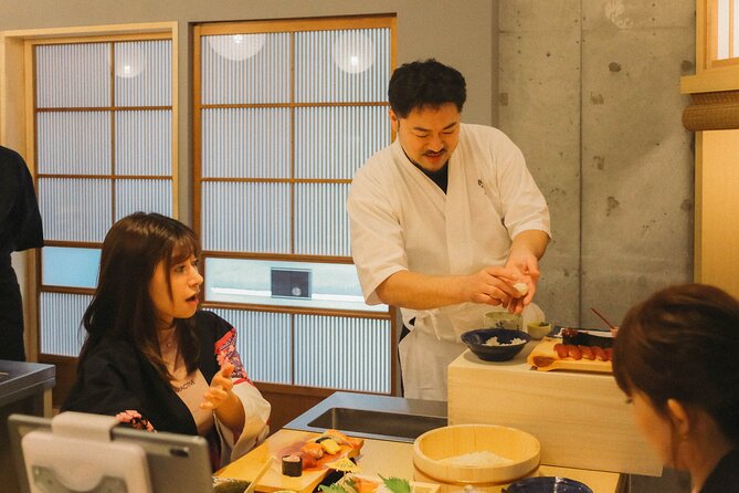 Popular Sushi Making Class near Tokyo Tower - Learning the rice and fish technique