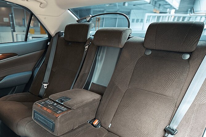 Private arrival Transfer from Narita Airport(NRT) to central Tokyo city - Sedan or van, and who fits best
