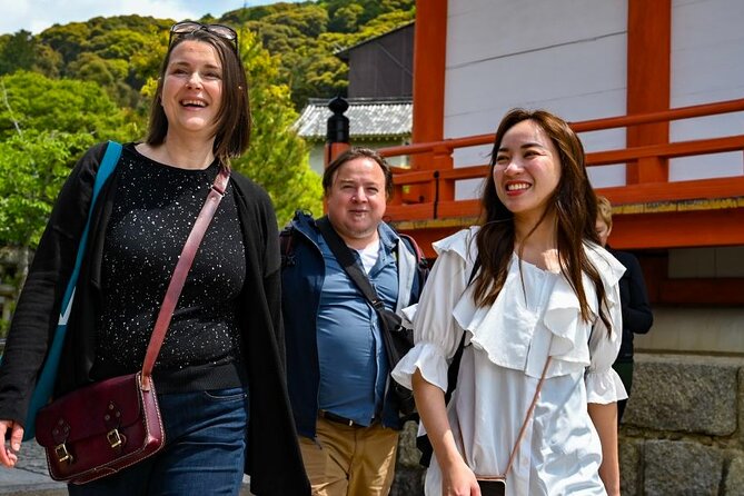 Private Kyoto Tour with a Local, Highlights & Hidden Gems, Personalised - Meeting your host near Sanjo Bridge