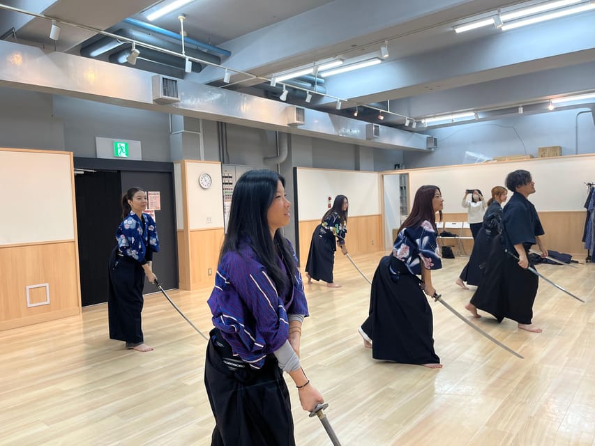 SAMURAI EXPERIENCE in Tokyo（Harajuku）【SAMURAI've】 - Learning basic sword movements