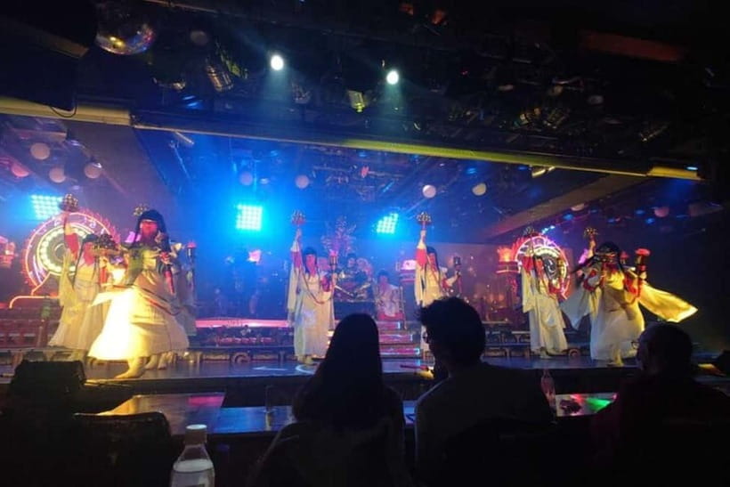 Samurai themed Entertainment show in Shinjuku - How the praise and criticism fit together