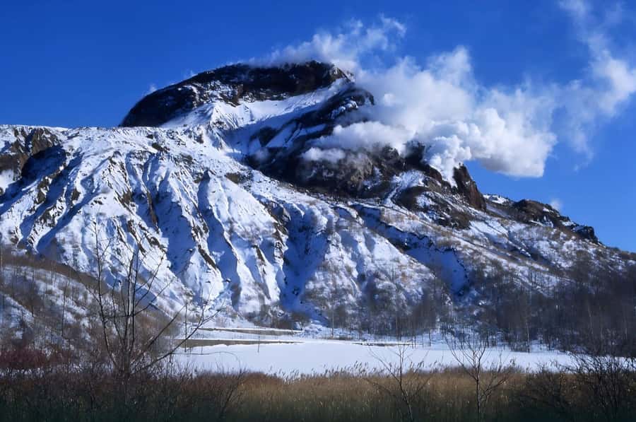 Sapporo: Hokkaido, Noboribetsu and Lake Toya Day Tour - What the $66 Price Really Buys