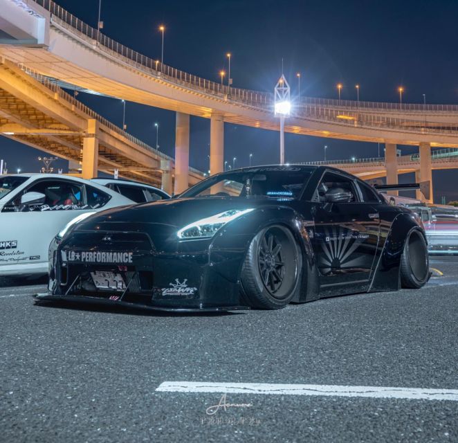Secret Car Meet: R34 Skyline Car Club Membership - Daikoku Parking Area and the car-meet scene