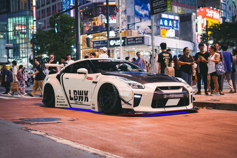 Shibuya City: Daikoku PA GT-R R35, R34, R33 or R32 Tour - A PIT Super Autobacs: a useful first stop