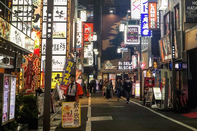 Shinjuku: Golden Gai Food Tour - The guides make or break the evening