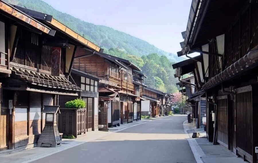 Shirakawago&HidaTakayama&GujoHachiman 1 Day Tour from Nagoya - Who will enjoy this tour most