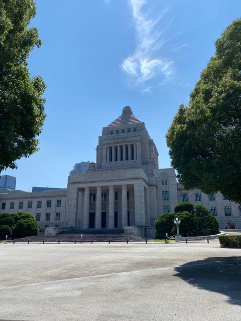 Tameike: Exploring the Heart of Japanese Politics Tour - What makes the small group important