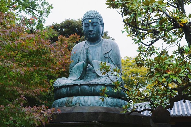 The Old Quarter of Tokyo - Yanaka Walking Tour - Walking Through Yanaka Cemetery