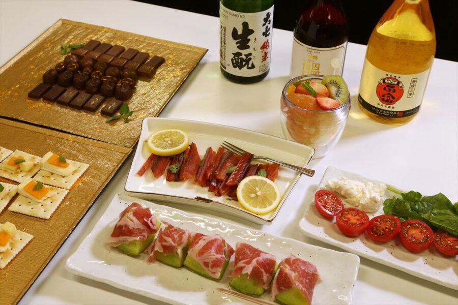 Tokyo: 7 Kinds of Sake Tasting with Japanese Food Pairings - Small groups can change the whole experience