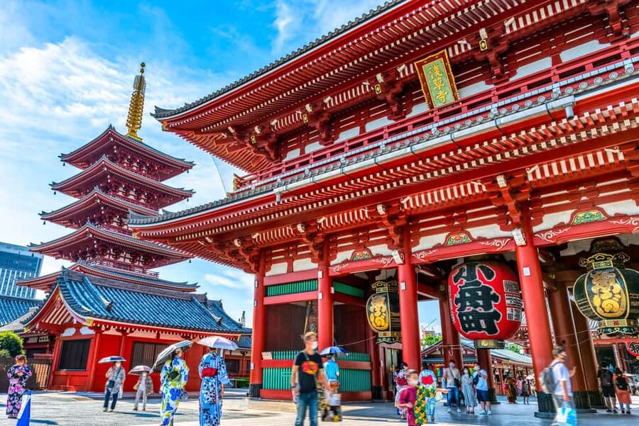 Tokyo: Asakusa & Tokyo’s Oldest Temple Senso-ji Walking Tour - Why Asakusa makes a good first Tokyo walk