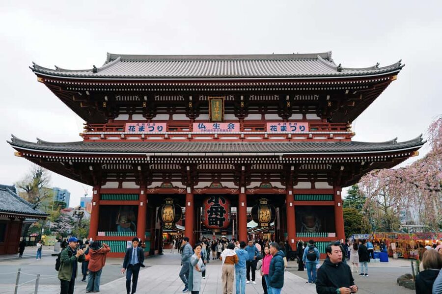 Tokyo: Asakusa & Tokyo’s Oldest Temple Senso-ji Walking Tour - Meeting at Kaminarimon Police Station