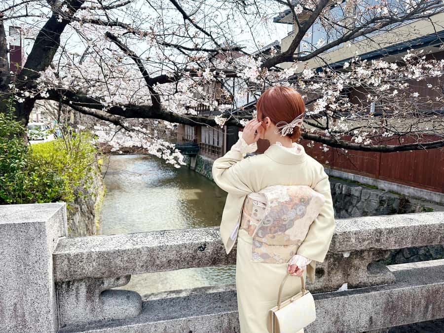 Tokyo Asakusa: Traditional Kimono Rental Experience at Wargo - The outfit includes the pieces you need