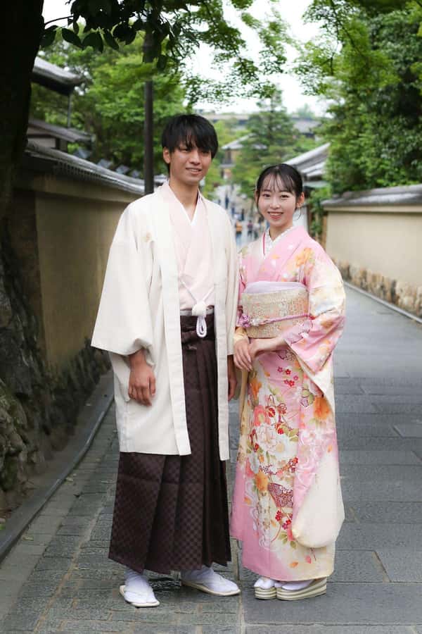 Tokyo Asakusa: Traditional Kimono Rental Experience at Wargo - Comfort, access, and who should skip it