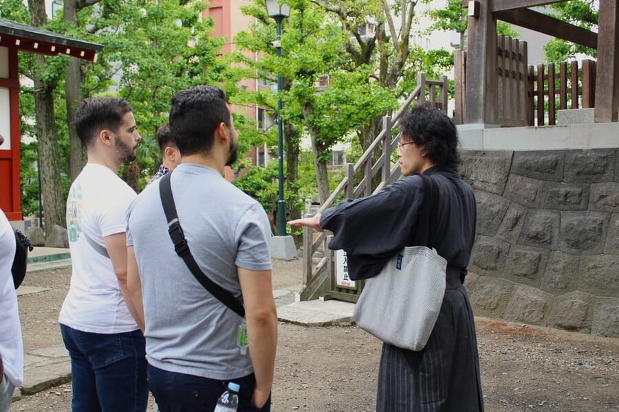 Tokyo: Asakusa Walking Tour with Japanese Comedian - Ryo’s local background and comedy style