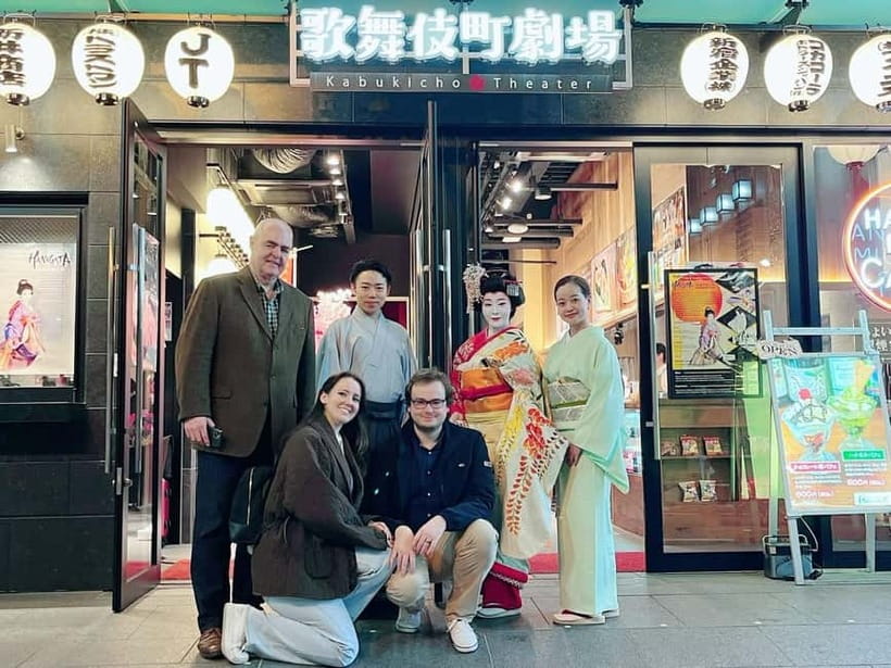 Tokyo: Authentic Japanese Dance Show ticket by professionals - The photo time after the final dance