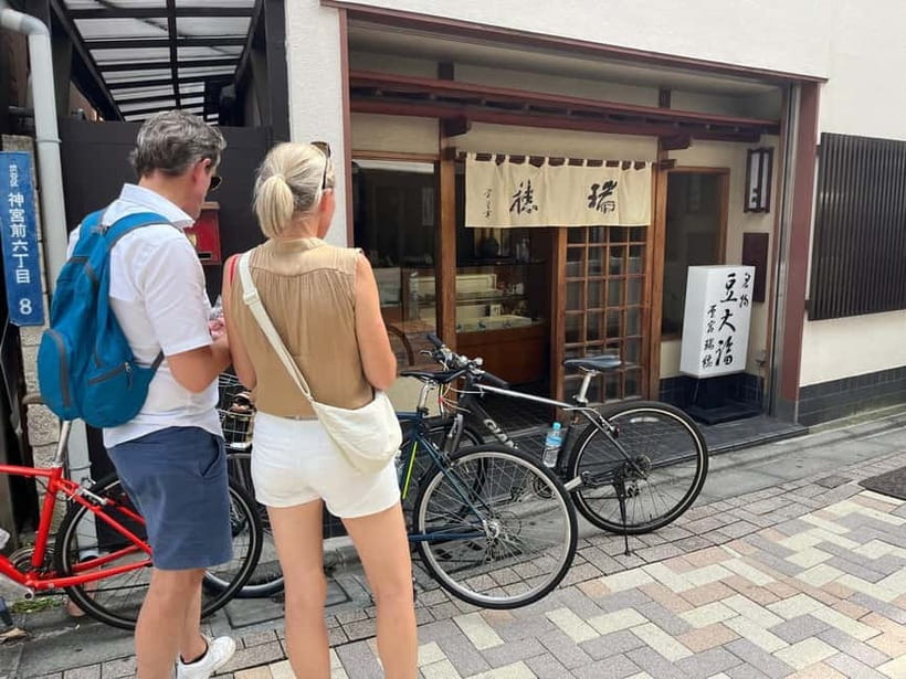 Tokyo Bike Tour: Shibuya, Harajuku & Hidden Gems - Omotesando and Aoyama by Bike
