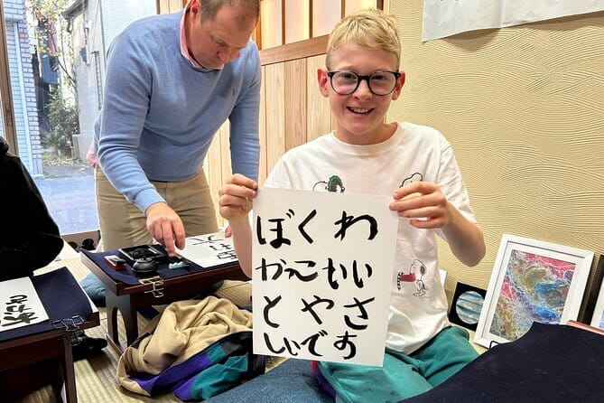 Tokyo: Calligraphy Workshop & Original T-Shirt Creation - Creating the Paper Artwork