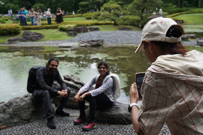 Tokyo Castle, Imperial Palace, Shogun & Garden Walking Tour - Ninomaru Garden and the calmer side of Tokyo