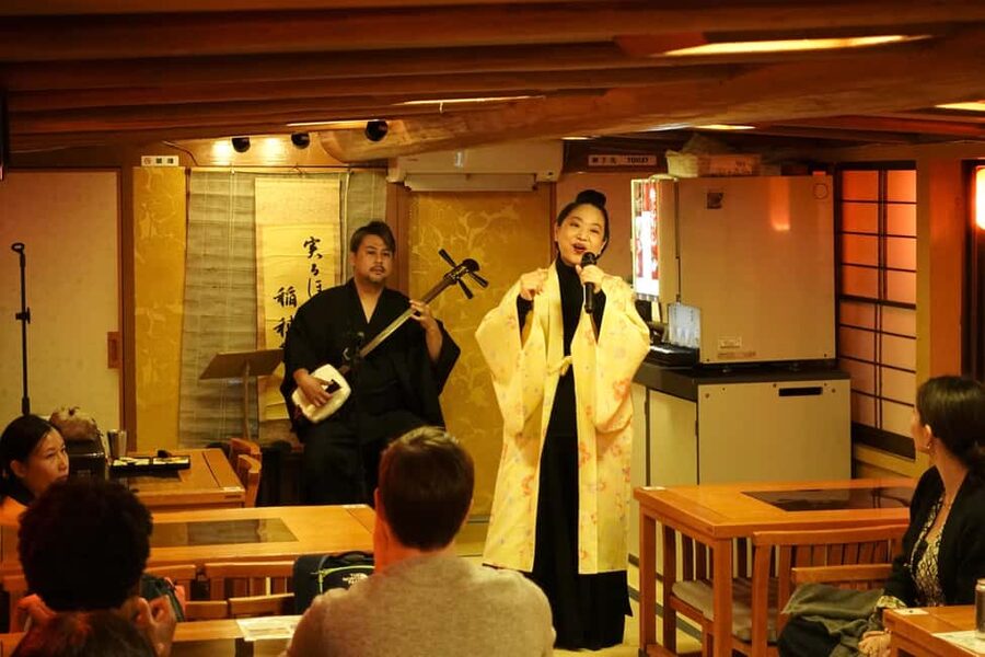 Tokyo Dinner Cruise & Tradition Show & Drinks & Tokyo Tower - Sukiyaki at a shared table