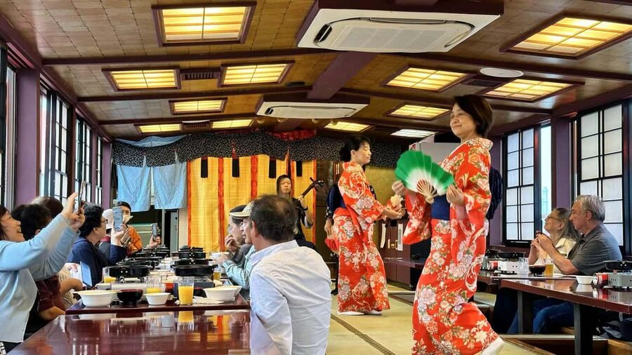 Tokyo Dinner Cruise & Tradition Show & Drinks & Tokyo Tower - Is $95 a fair price?
