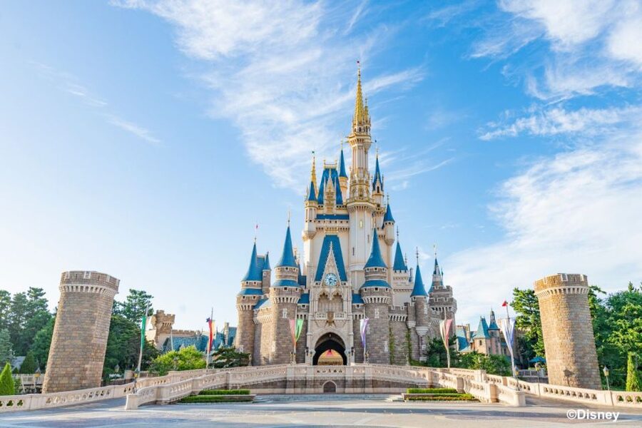 Tokyo Disneyland 1-Day Passport - Entering through the Tokyo Disneyland gates