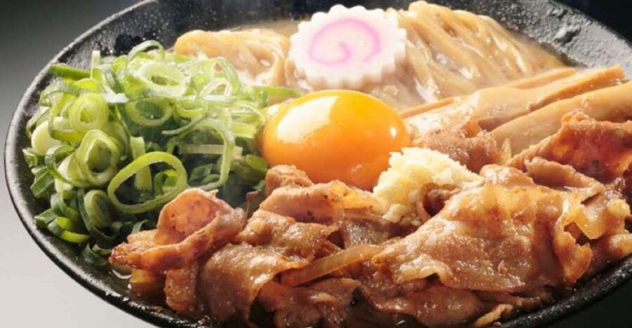 Tokyo: Easy Ramen Cooking Experience in Kabukicho, Shinjuku - Choosing soup and building your bowl