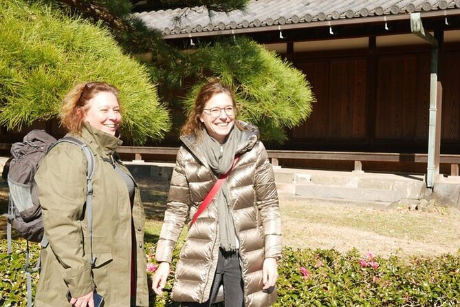 Tokyo: Edo Castle & East Garden of the Imperial Palace Tour - Gardens, plants, ponds, and the famous koi