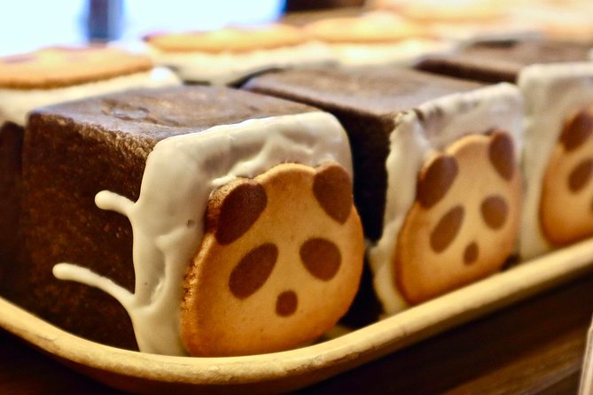 Tokyo: Food Tour in Ueno with 10+ Tastings of Japanese Classics - A Buddhist worship site with quieter surroundings