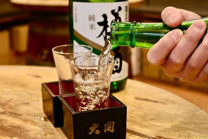 Tokyo: Food Tour in Ueno with 10+ Tastings of Japanese Classics - Starting at Ueno Station and entering the local food scene