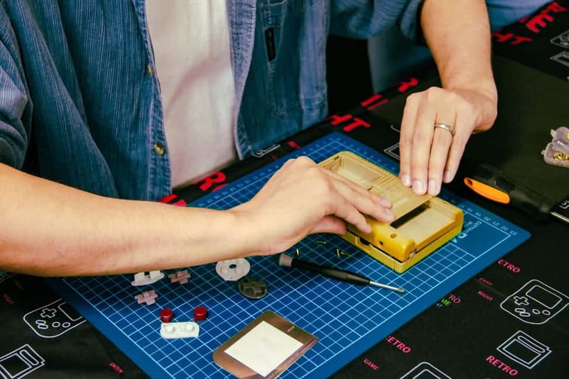 Tokyo: Gameboy Mod Workshop at Akihabara - Why this Game Boy workshop works so well in Akihabara