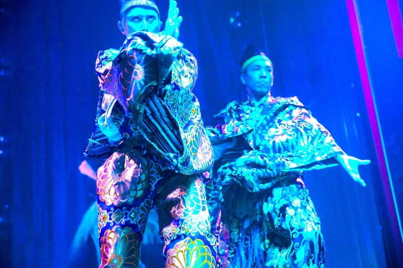 Tokyo GINZA: KONPARU Japanese Cabaret Show with Drink - Your first hour begins before the show