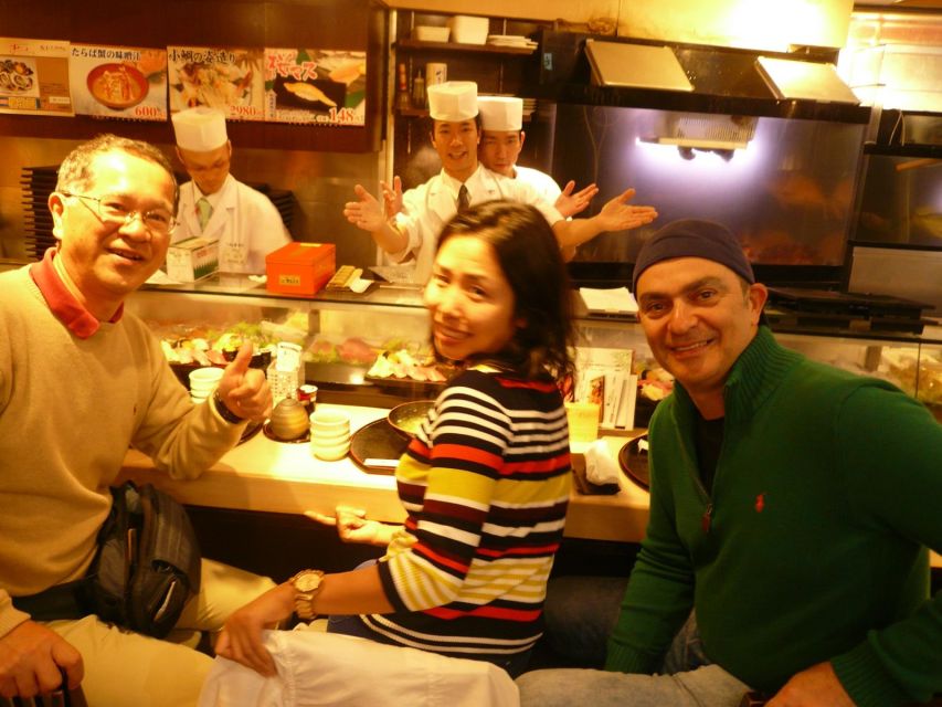 Tokyo: Guided Walking Tour of Tsukiji Market with Breakfast - Seven tastings that make up breakfast