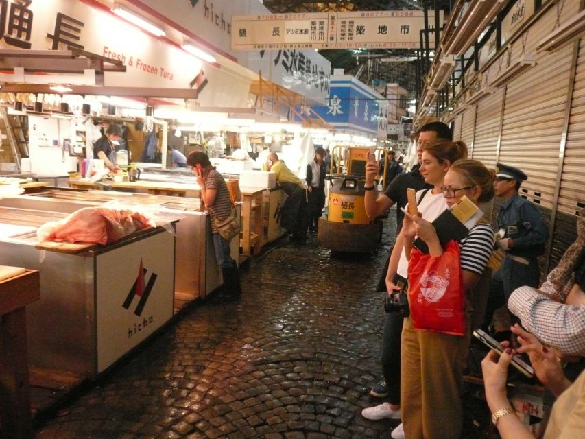 Tokyo: Guided Walking Tour of Tsukiji Market with Lunch - Moving into Tsukiji Outer Market