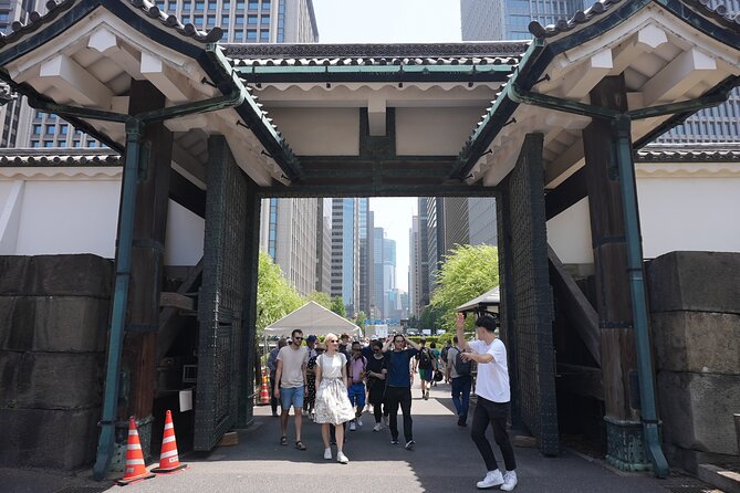 Tokyo: Imperial Palace and Shogun Historical Walking Tour - How much walking and time to expect