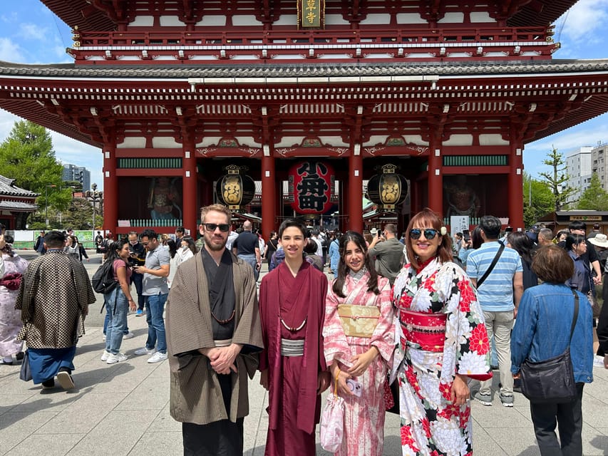 Tokyo: Imperial Palace and Shogun Walking Tour - Ninomaru Garden is the tour’s peaceful center