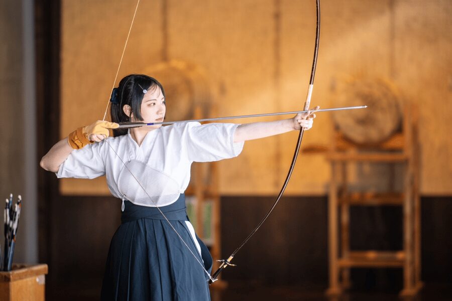 Tokyo: Japanese Archery (Kyudo) Experience - Getting dressed in a genuine Kyudo uniform