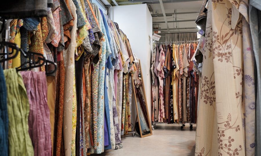 Tokyo : Kimono Rental in Asakusa Provided by KanoWafuku - Professional dressing and the first look in the mirror