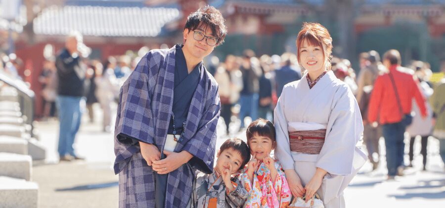 Tokyo : Kimono Rental in Asakusa Provided by KanoWafuku - Walking from Sensoji Temple into Asakusa