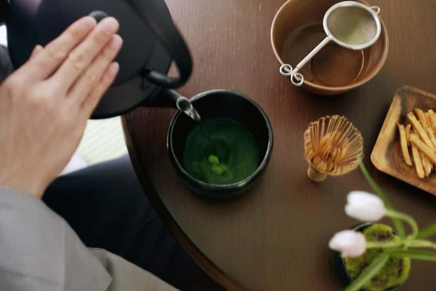 Tokyo: Matcha and Kimono Experience - Making your own bowl with traditional tools