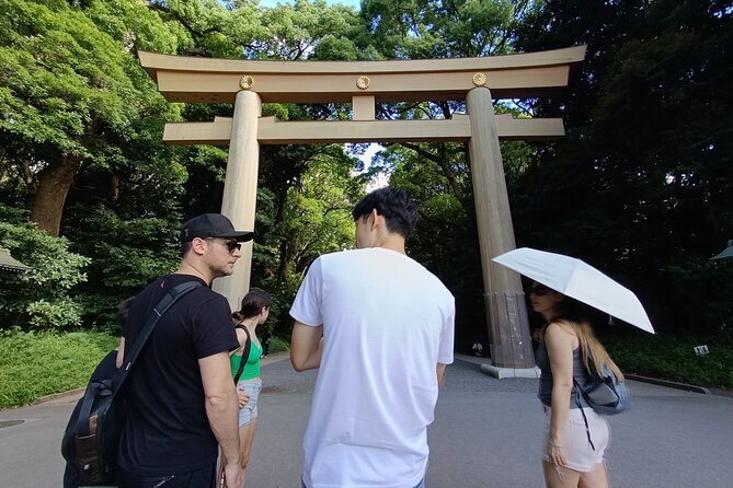 Tokyo: Meiji Shrine and Shinto Culture Walking Tour - Walking through the 70-hectare forest