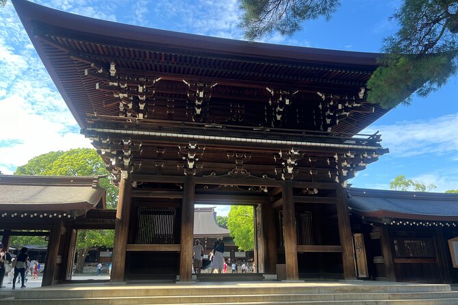 Tokyo: Meiji Shrine and Shinto Culture Walking Tour - Reaching Meiji Jingu’s main shrine area