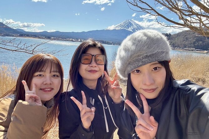Tokyo: Mt.Fuji & Lake Kawaguchiko 1-Day Bus Tour w/Optional Lunch - Oishi Park and the best flower photographs