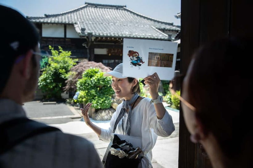 Tokyo: Old Quarter Yanaka Walking Tour - How the guides shape the experience