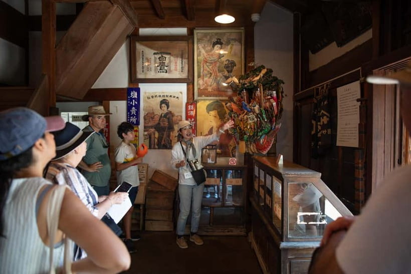 Tokyo: Old Quarter Yanaka Walking Tour - Small shops, local makers, and Yoshidaya Liquor Shop